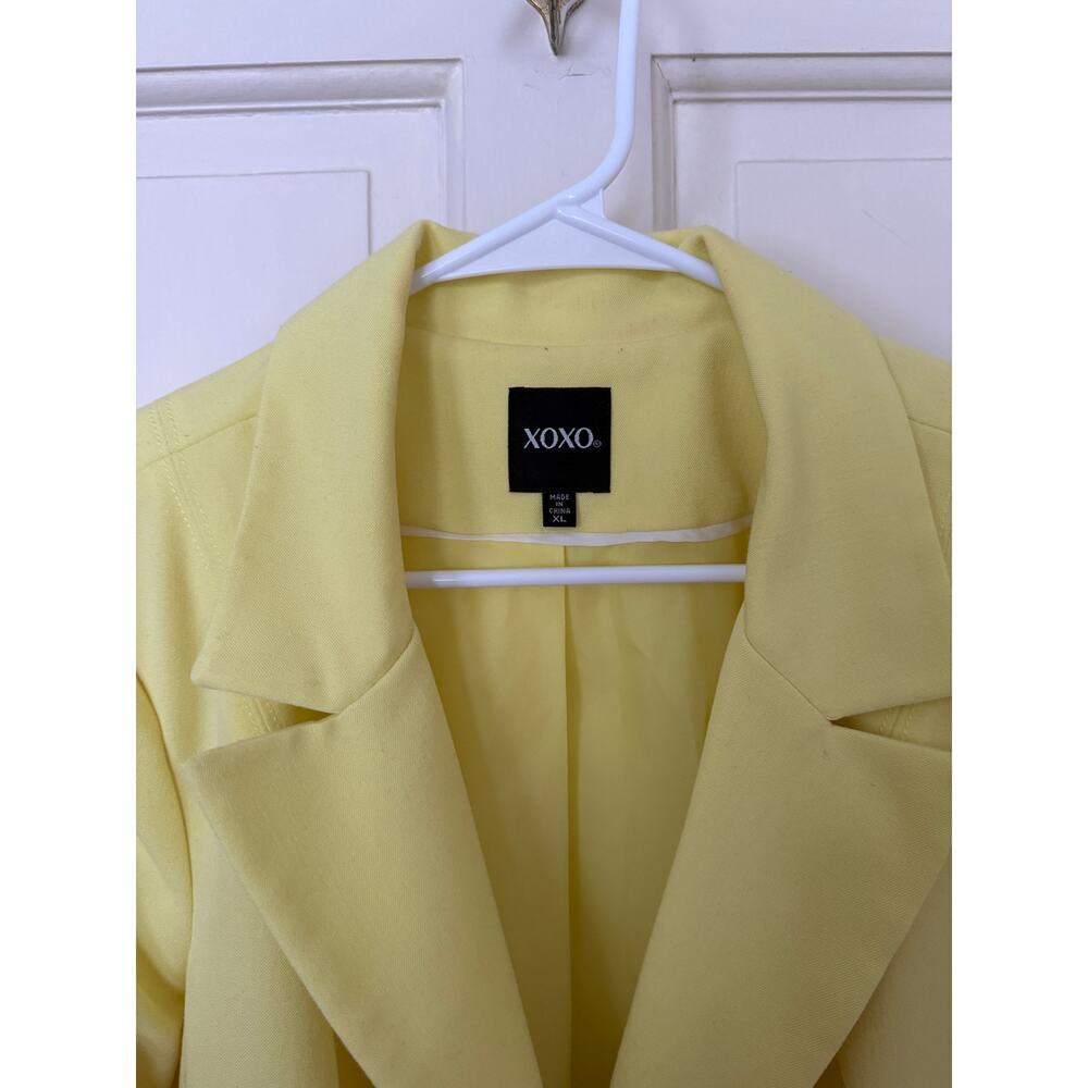 XOXO Yellow Three-Quarter Sleeve Blazer - size XL - Picture 4 of 6